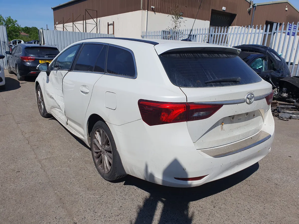 16 TOYOTA AVENSIS  2.0 D-4D (N47) FOR BREAKING - Image 4