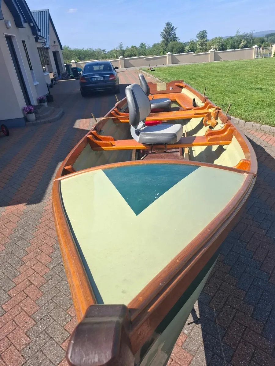 Boat and outboard - Image 1