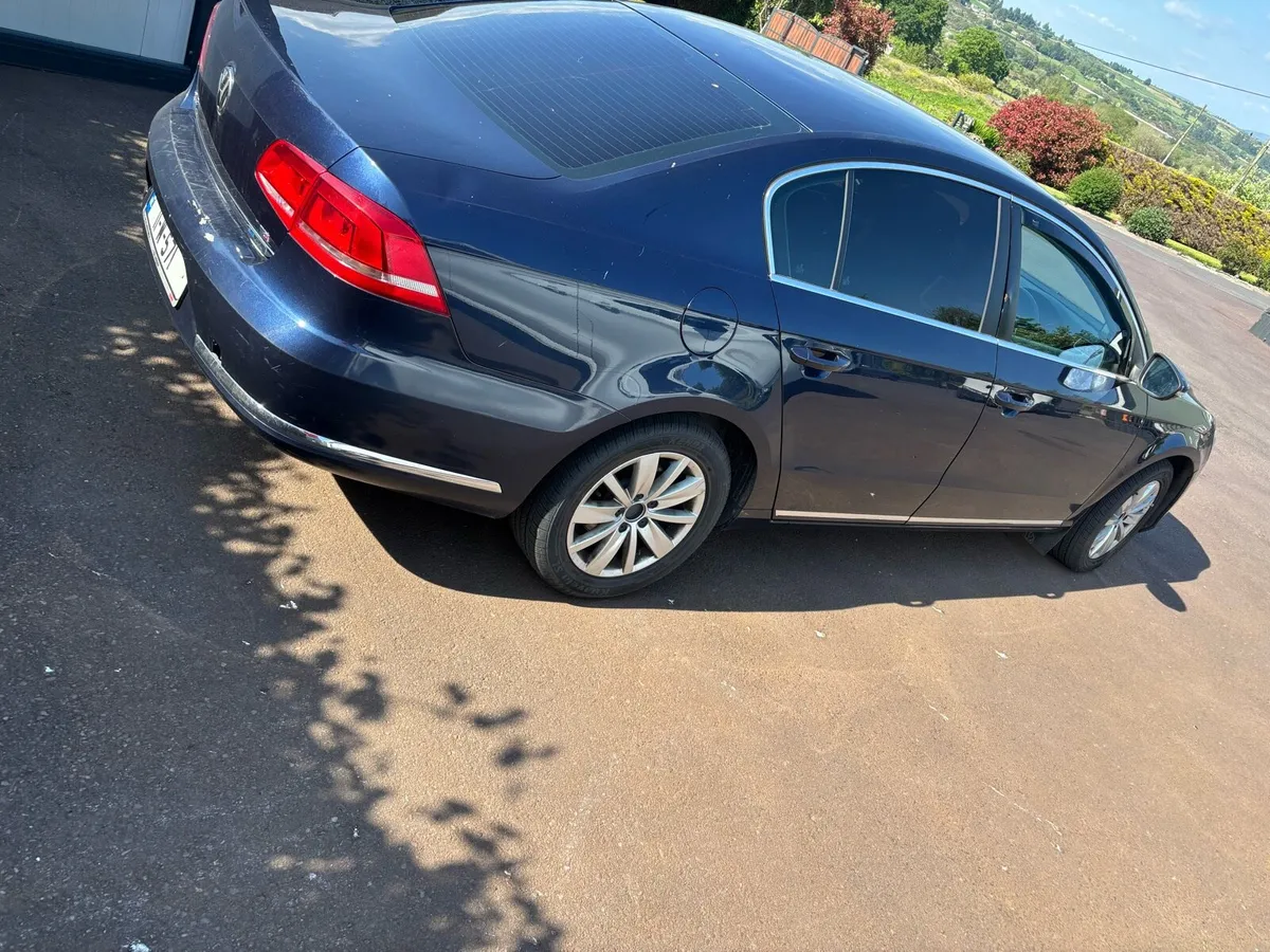 Volkswagen Passat - Image 3