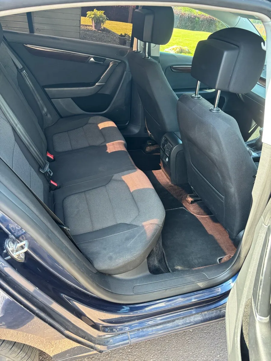 Volkswagen Passat - Image 4