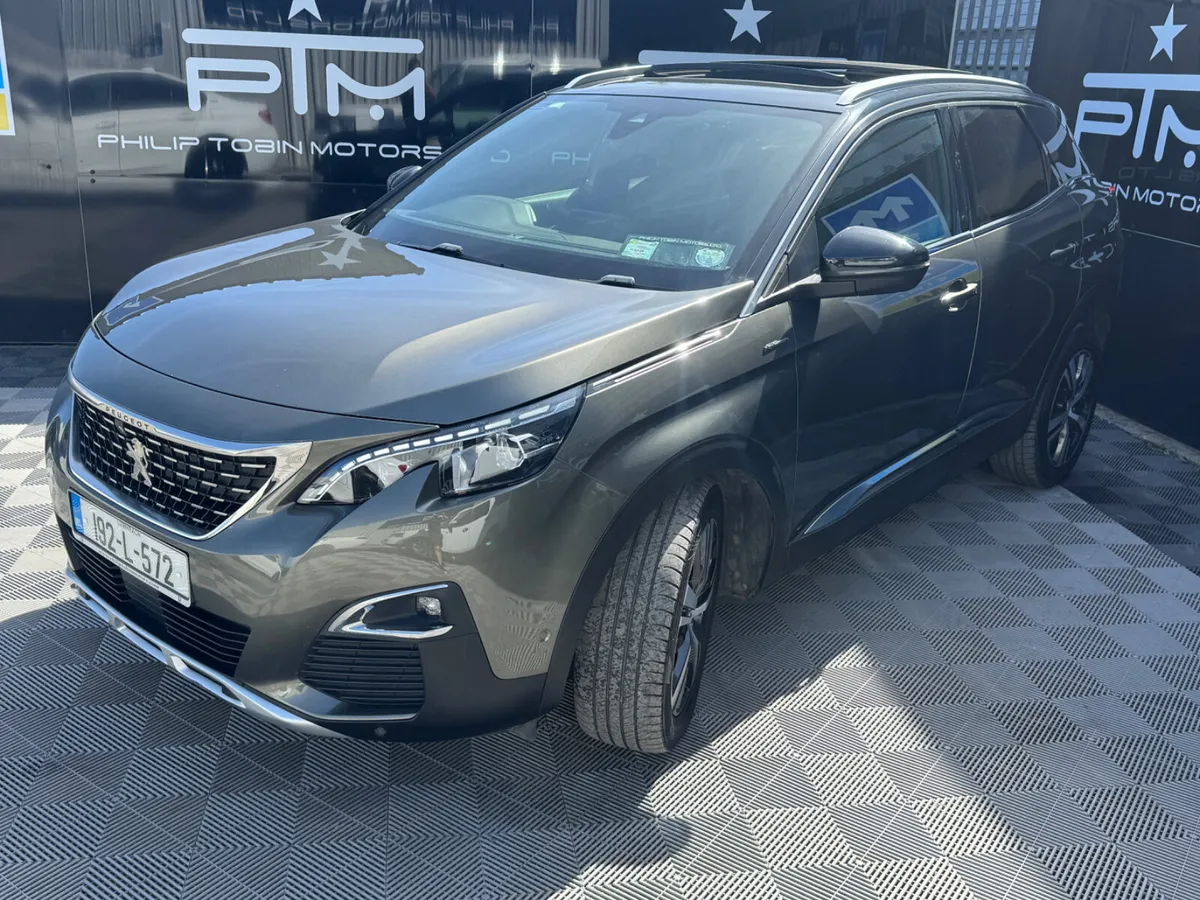 Peugeot 3008 GT Line 1.2 130HP Top Spec PAN ROOF - Image 4