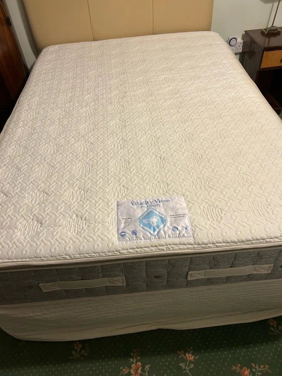 Beds Double and Single divan with drawers - Image 1