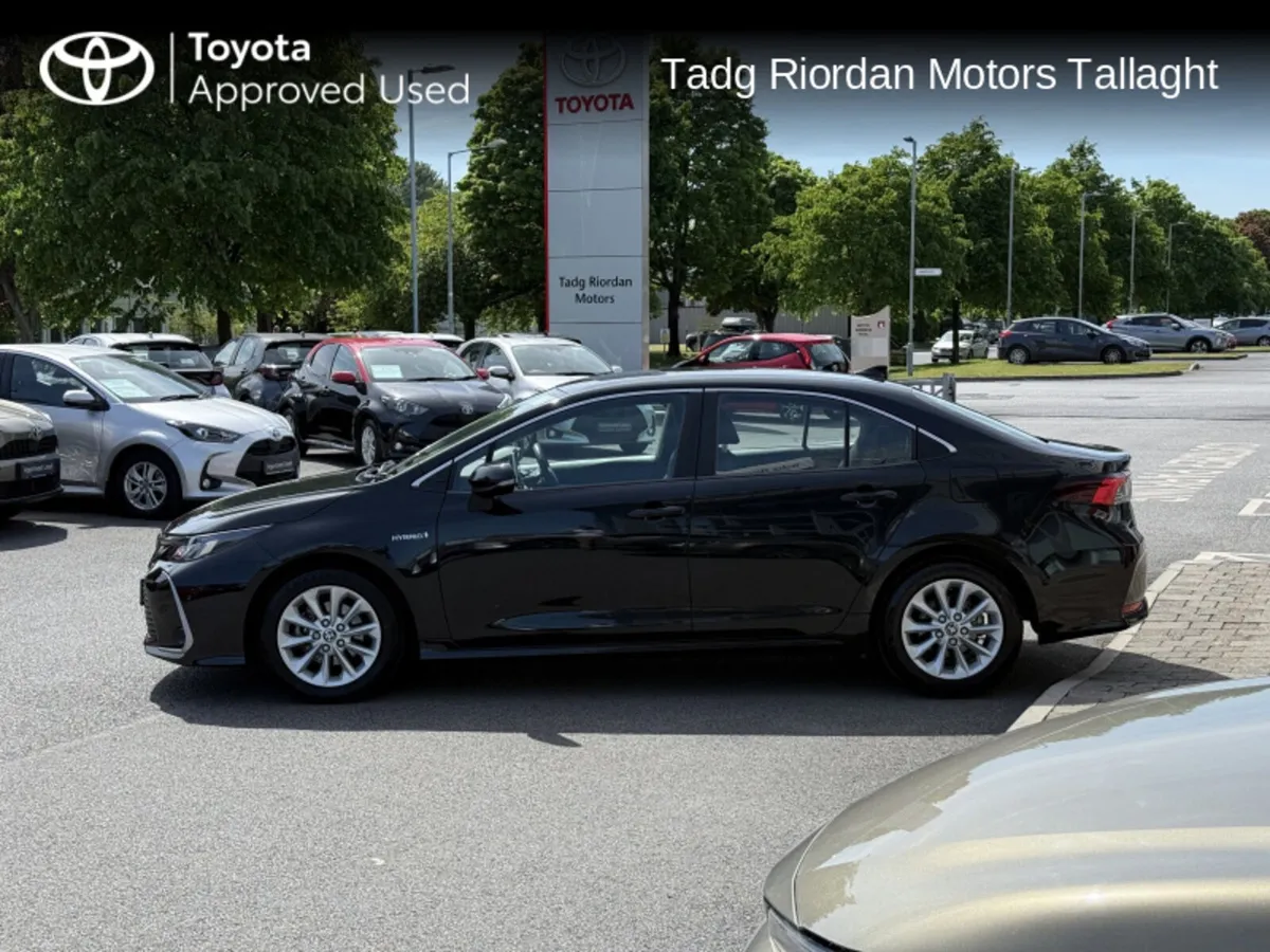 Toyota Corolla LUNA SALOON 4DR AUTO HYBRID - Image 4