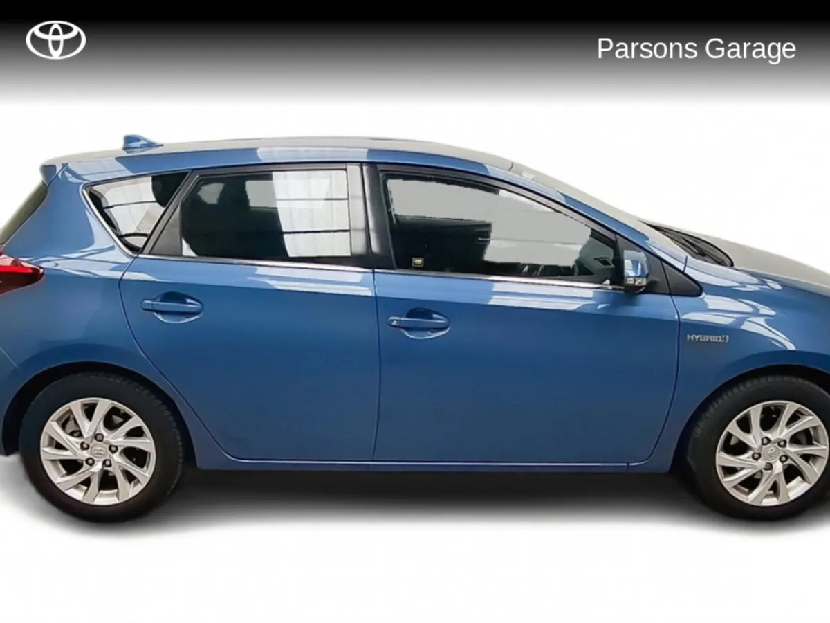 Toyota Auris AURIS HYBRID LUNA 5DR - Image 2