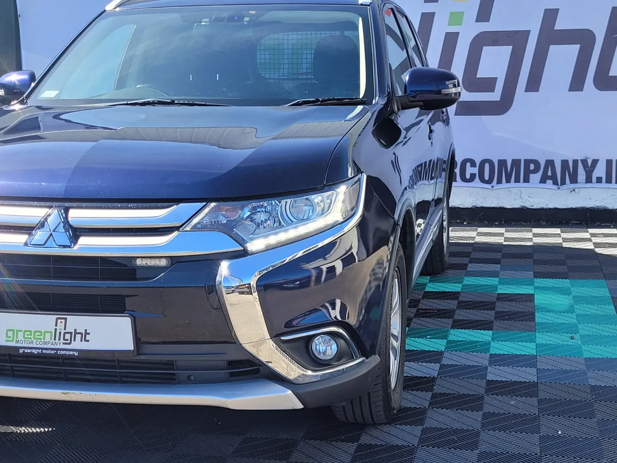 Mitsubishi Outlander 2018 Commercial 2.3 4WD - Image 4