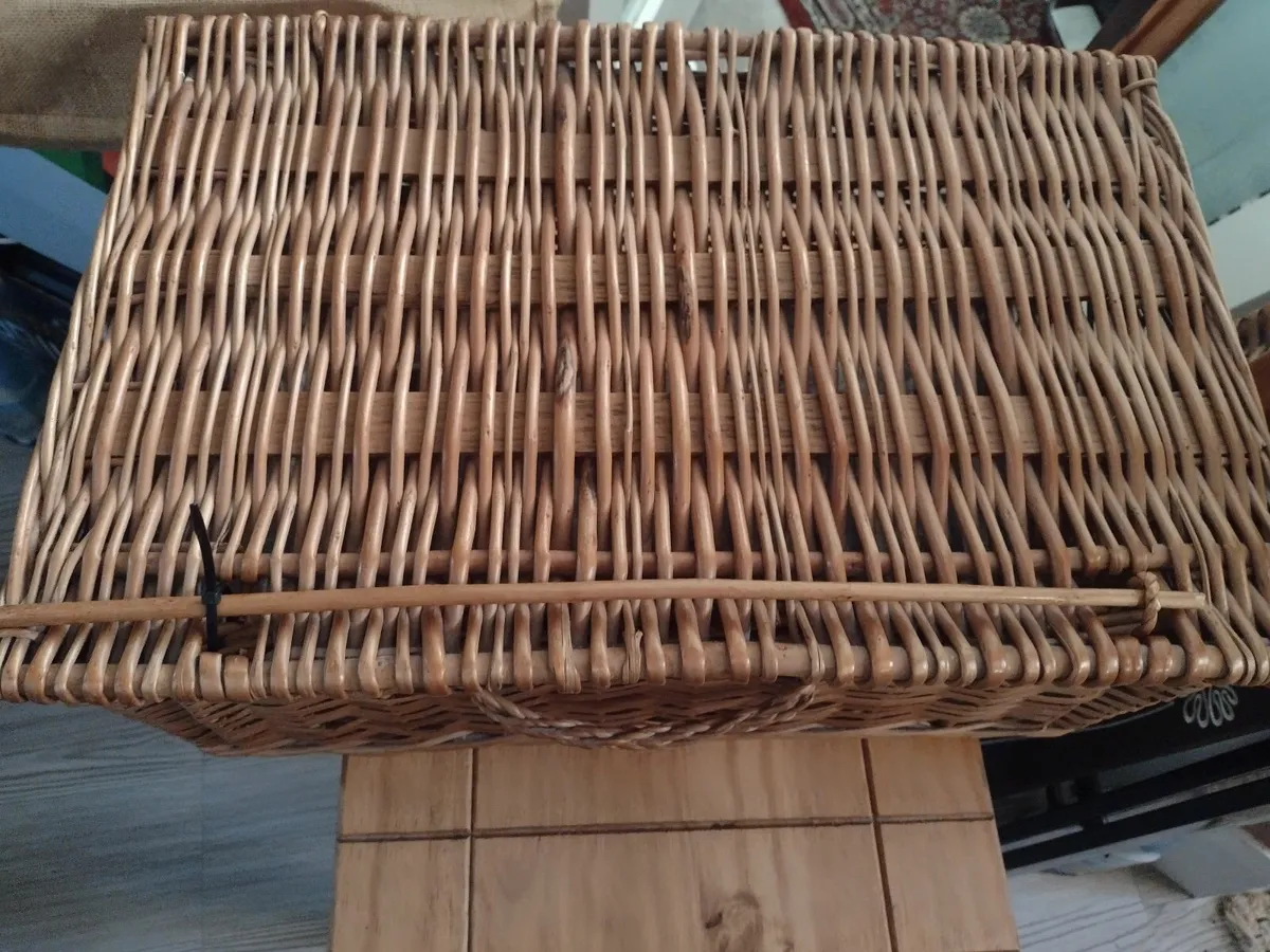 Wicker picnic basket - Image 2