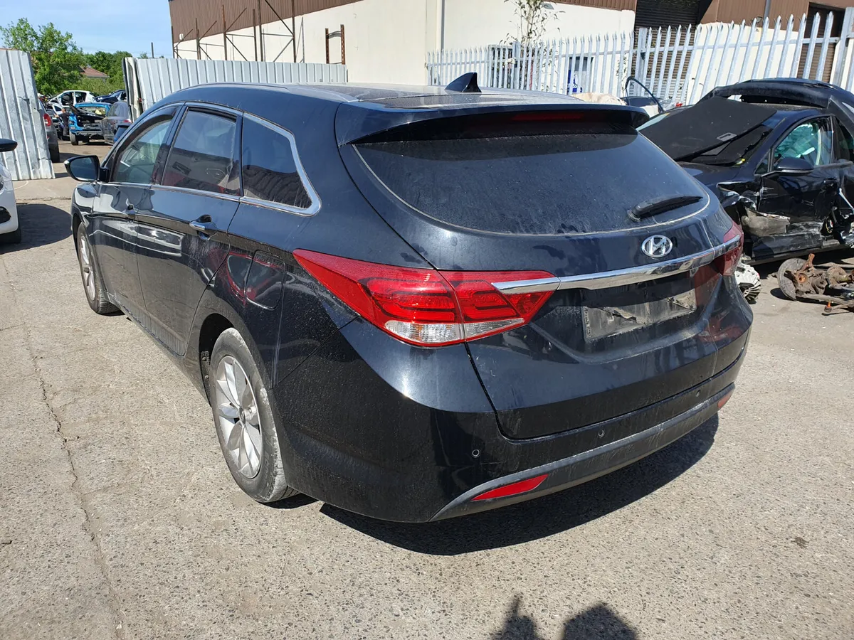 18 HYUNDAI I40  1.7 CRDI (D4FDH) FOR BREAKING - Image 3