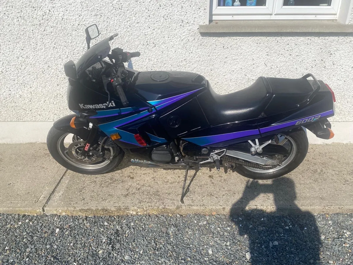 Kawasaki GPX 600 - Image 1