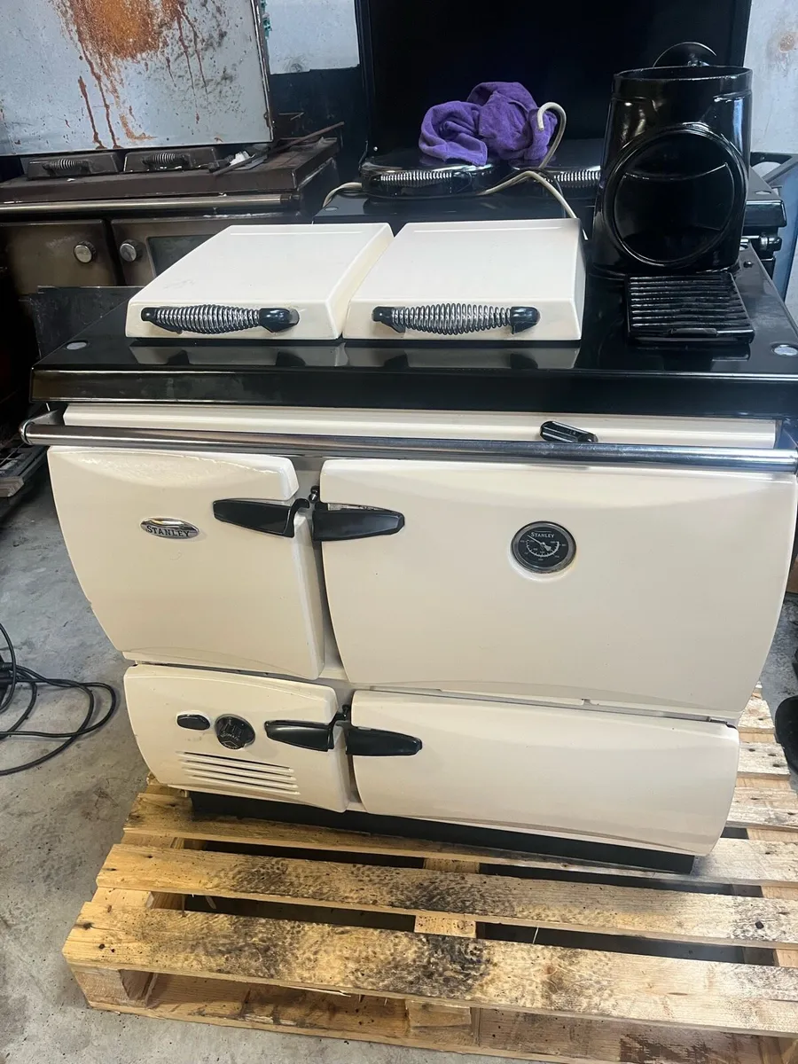 Stanley donard range stove - Image 1