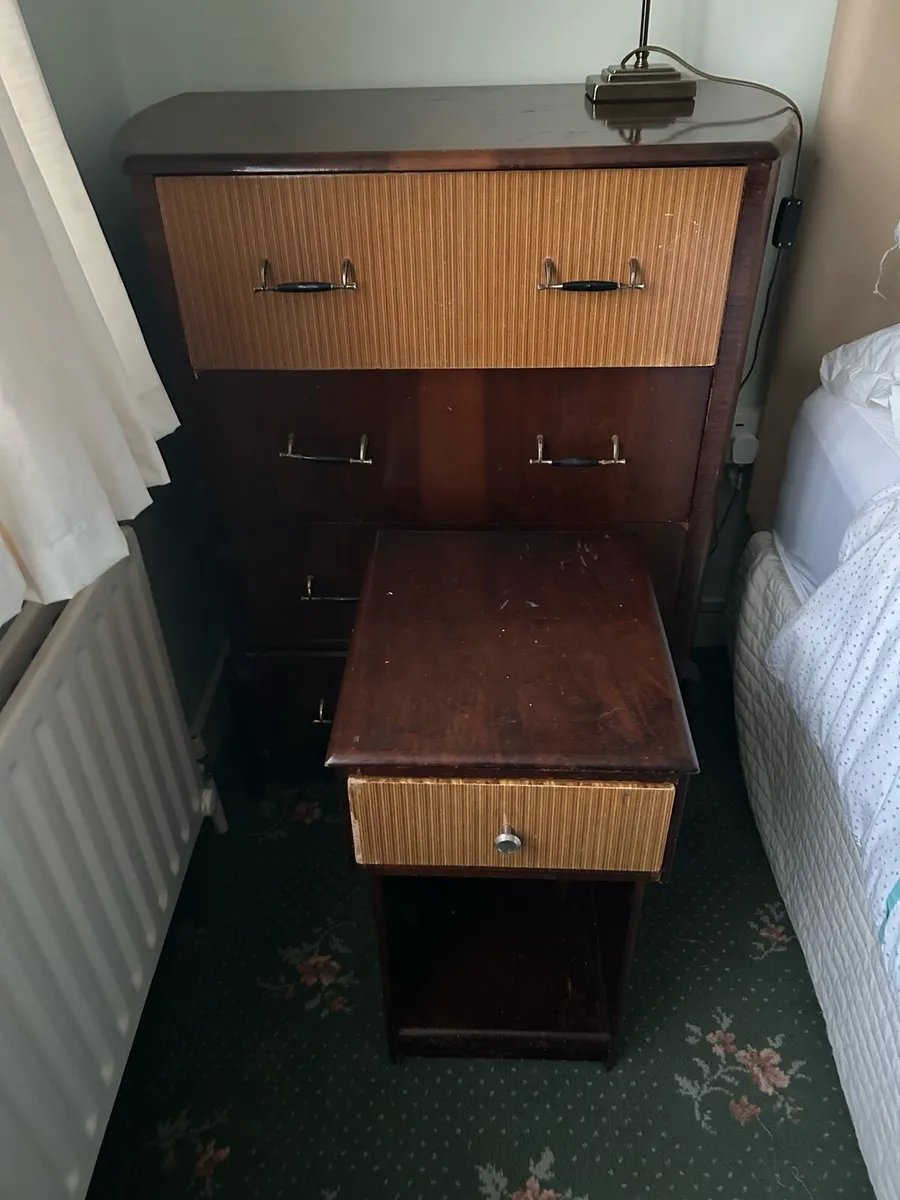 Bedroom furniture set - Image 1