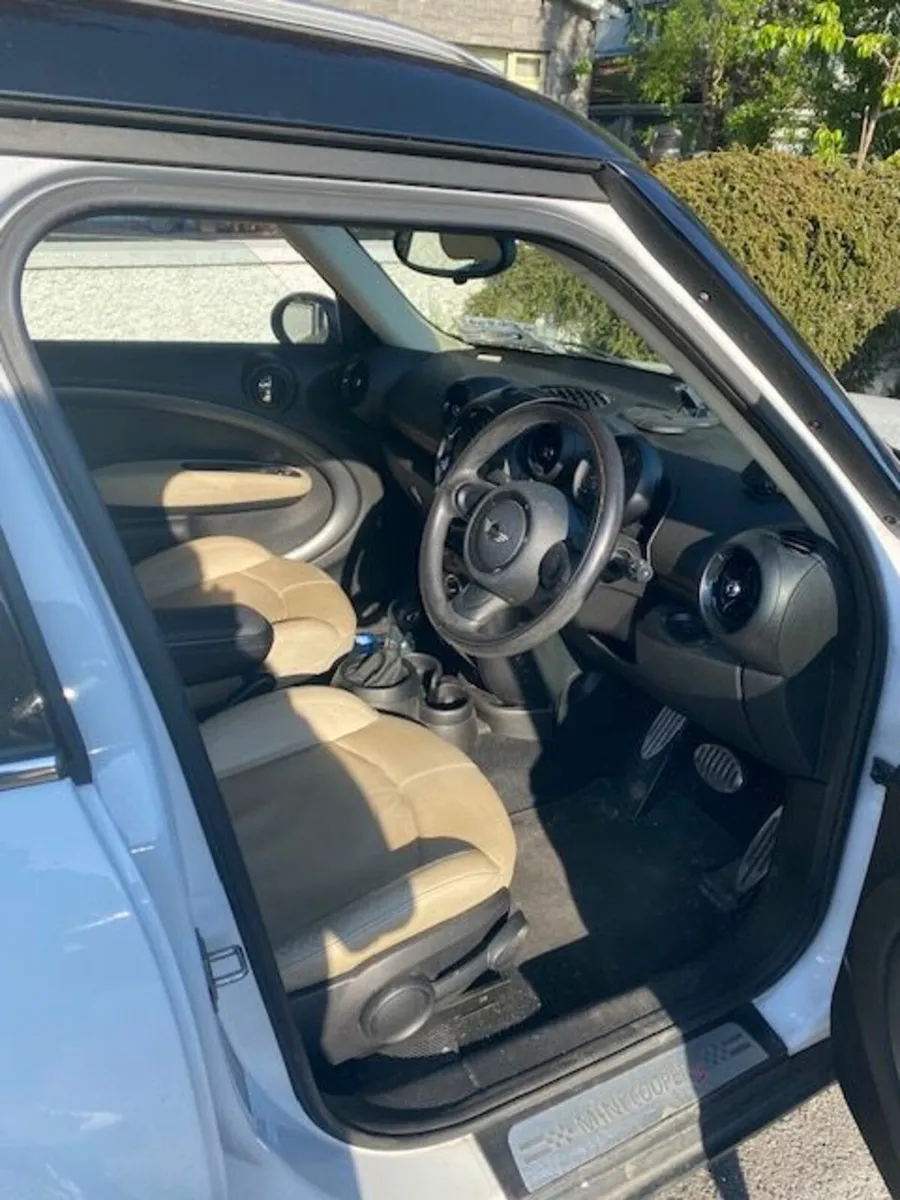 Mini Cooper 2015 - Image 2