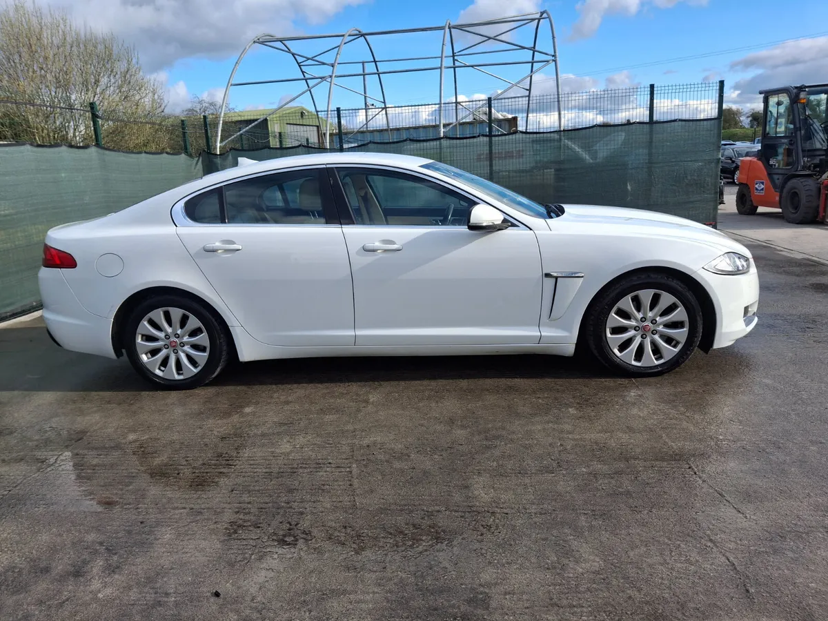 2015 Jaguar XF 2.2 Diesel Automatic. Drive home - Image 3