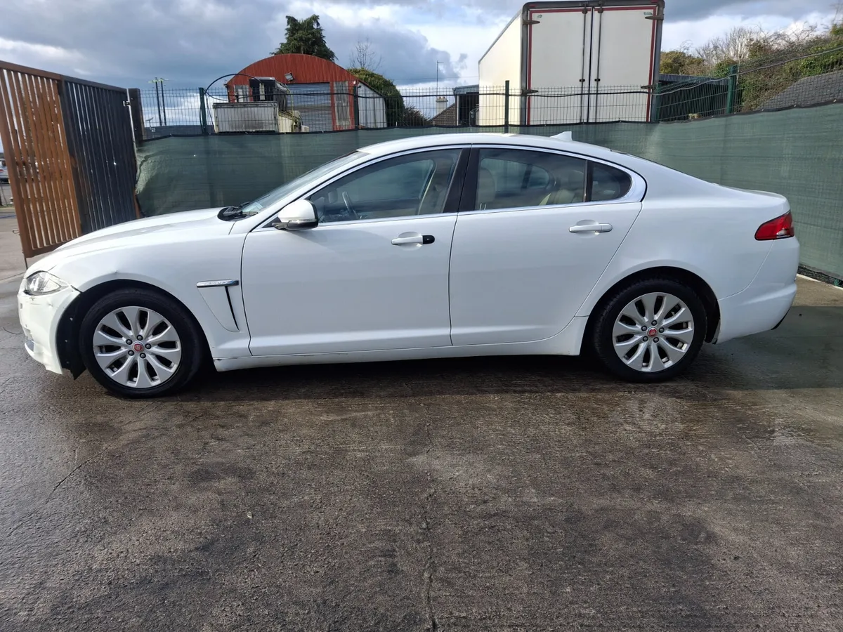 2015 Jaguar XF 2.2 Diesel Automatic. Drive home - Image 4