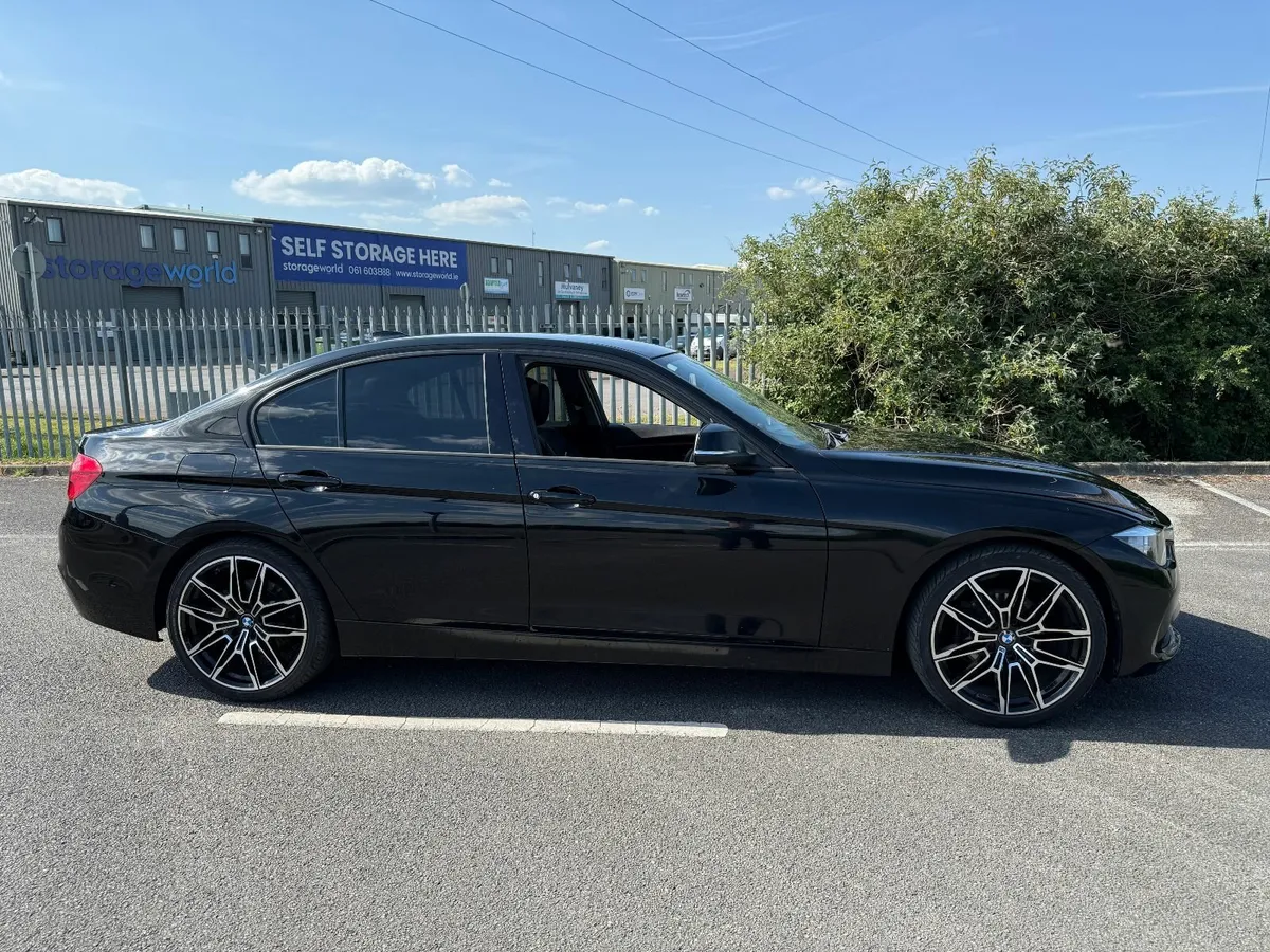 BMW 3-Series 2017 - Image 4
