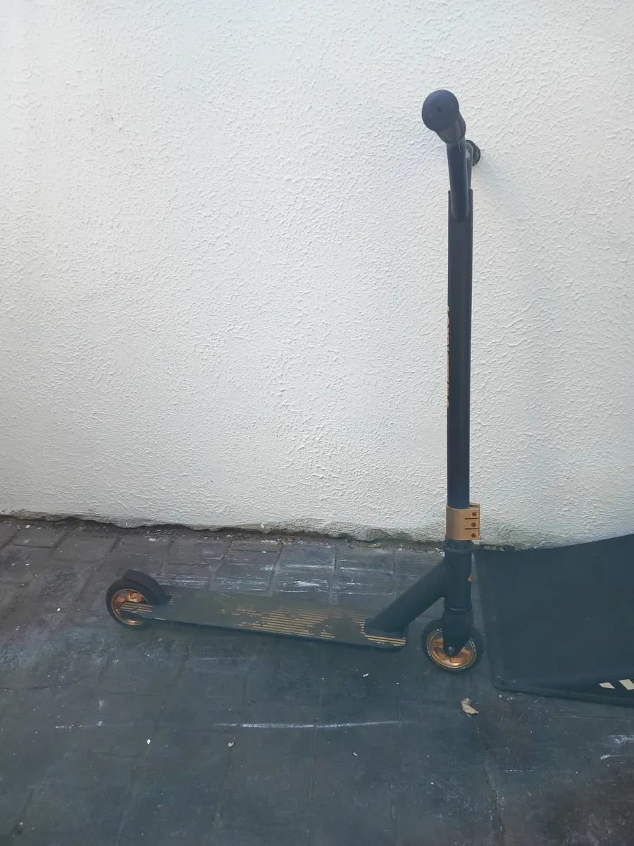 Scooter and ramp - Image 4