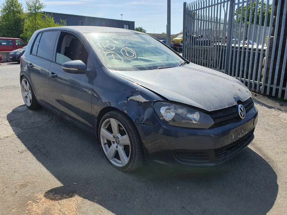 11 VOLKSWAGEN GOLF  1.6 TDI (CAY) FOR BREAKING - Image 1