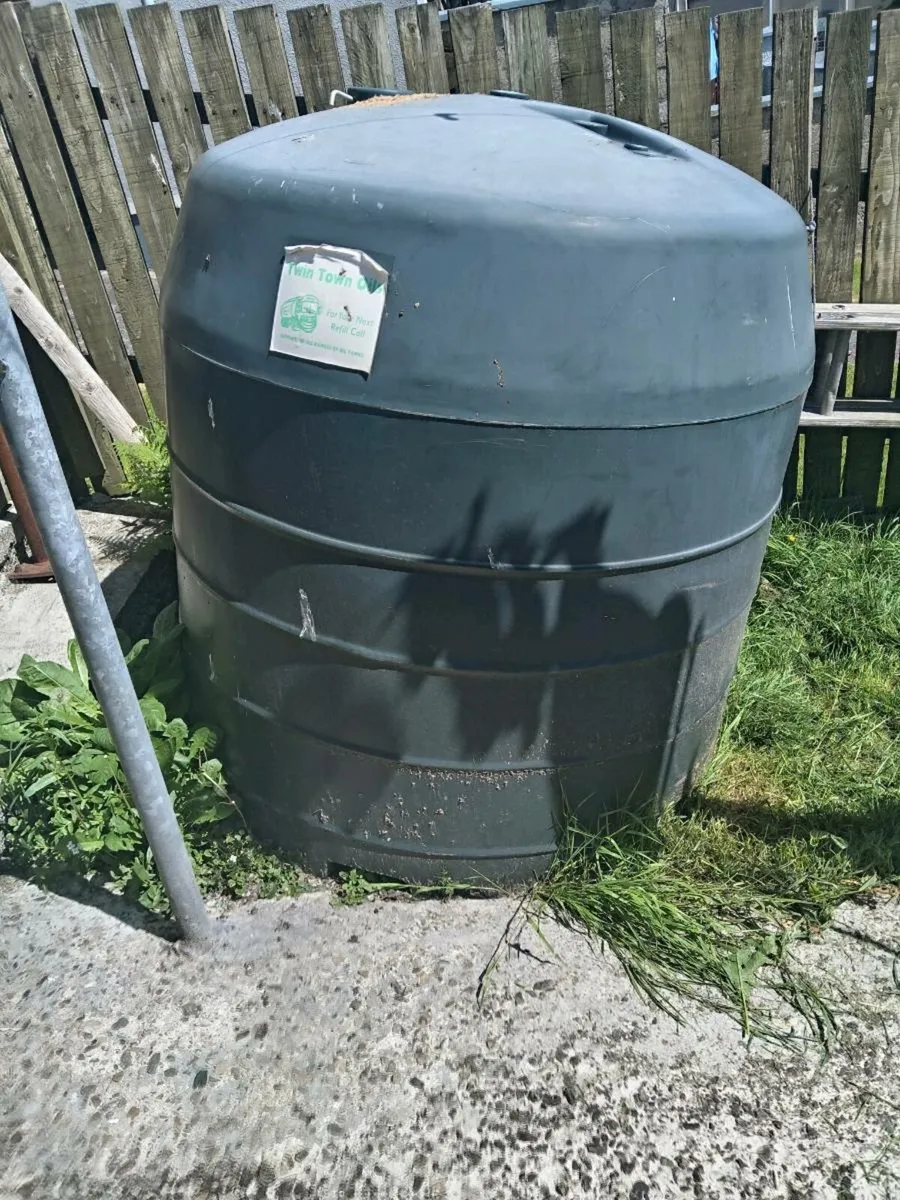 Free oil tank