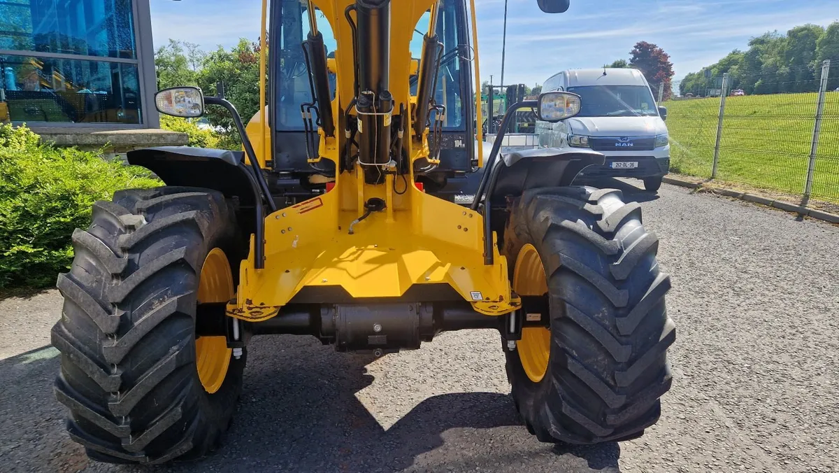 2021 JCB TM320 - Image 3
