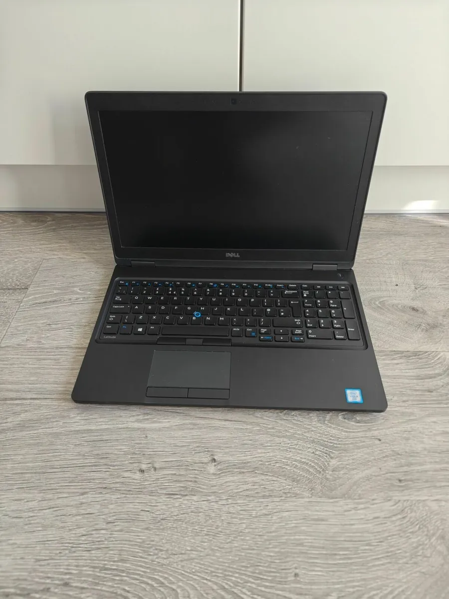 DELL Latitude 5580 | i5 | 16GB | 256GB | 15.6" FHD - Image 2