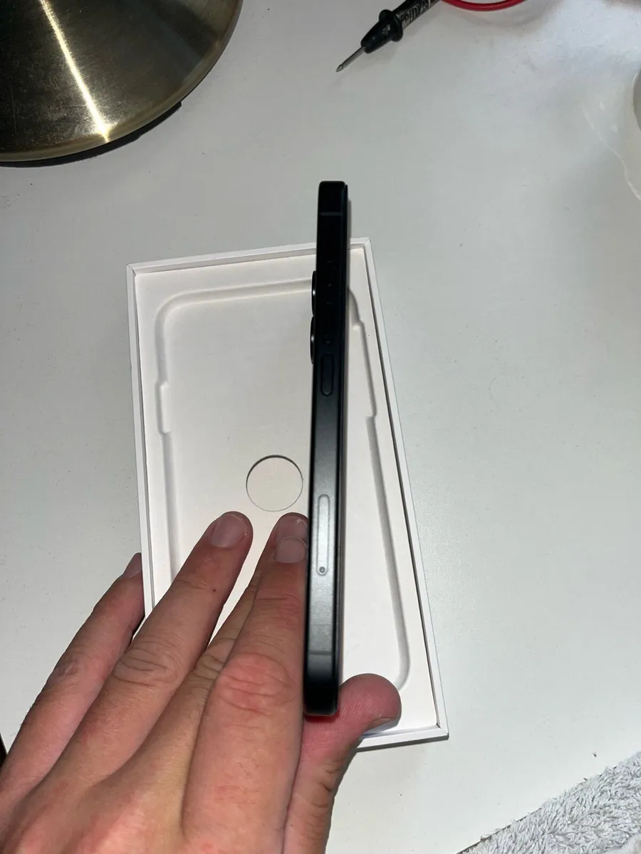 iPhone 16 black 128GB Unlocked - Image 4