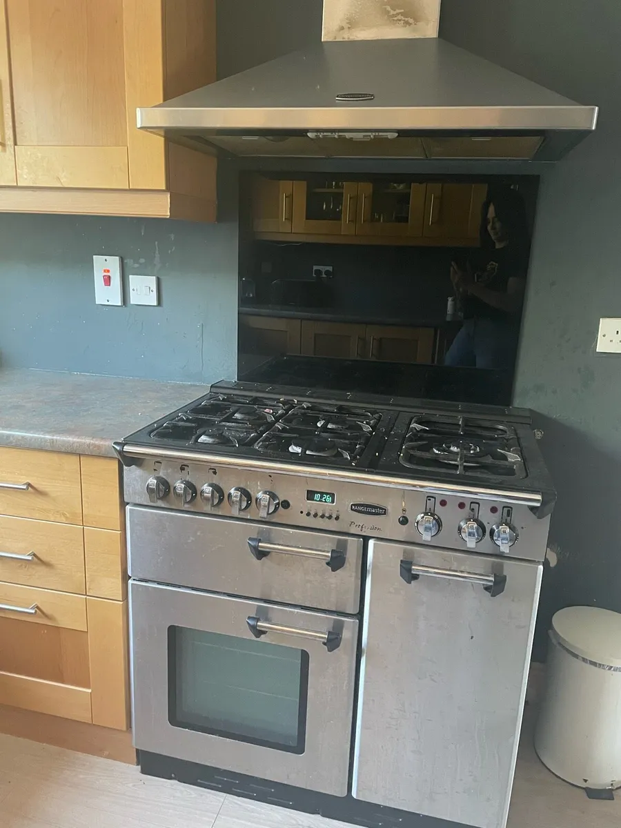 Rangemaster electric range/ gas hob and extractor - Image 2