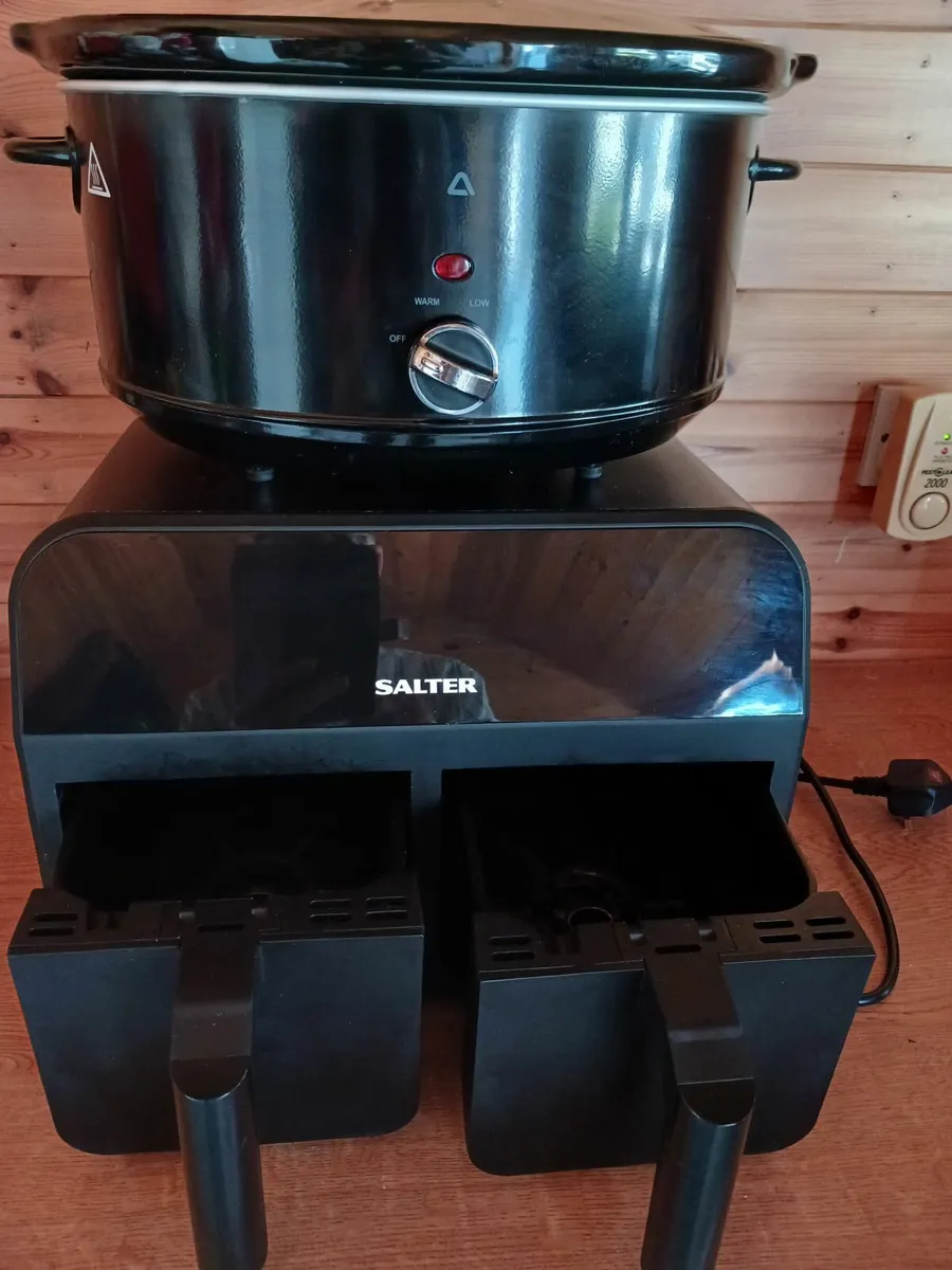 Slow  cooker 6.5 litre. Air fryer.