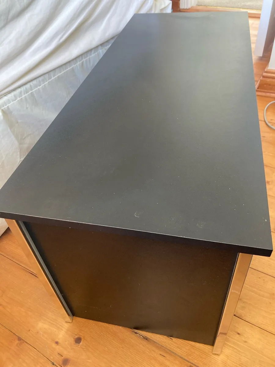 TV stand - Image 2