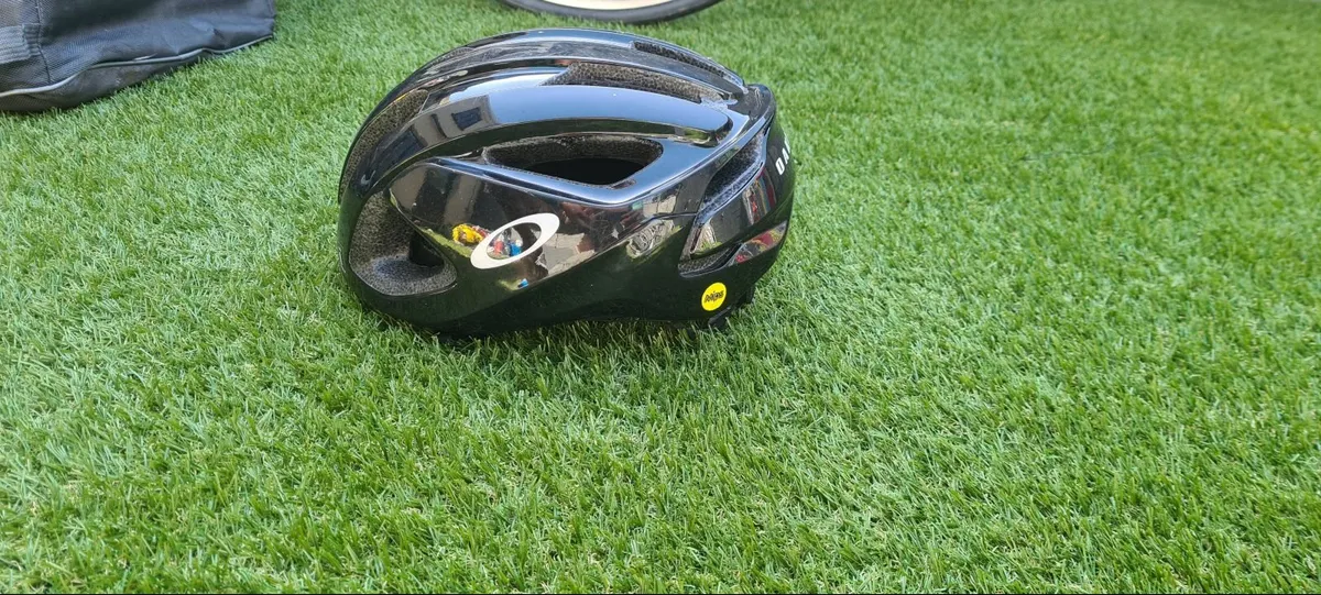 Cycling helmet - Image 2