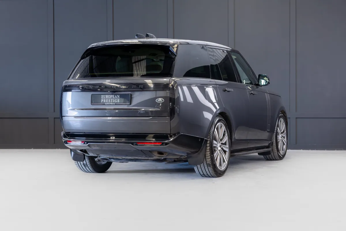2023 Range Rover P440e HSE 5 Seat N1 Crewcab - Image 3