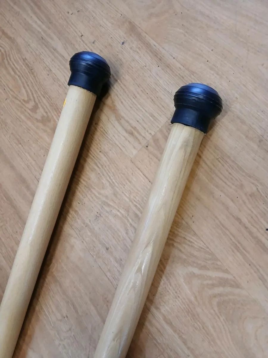SALE: Stunning New Pair of wooden paddles, unused - Image 3