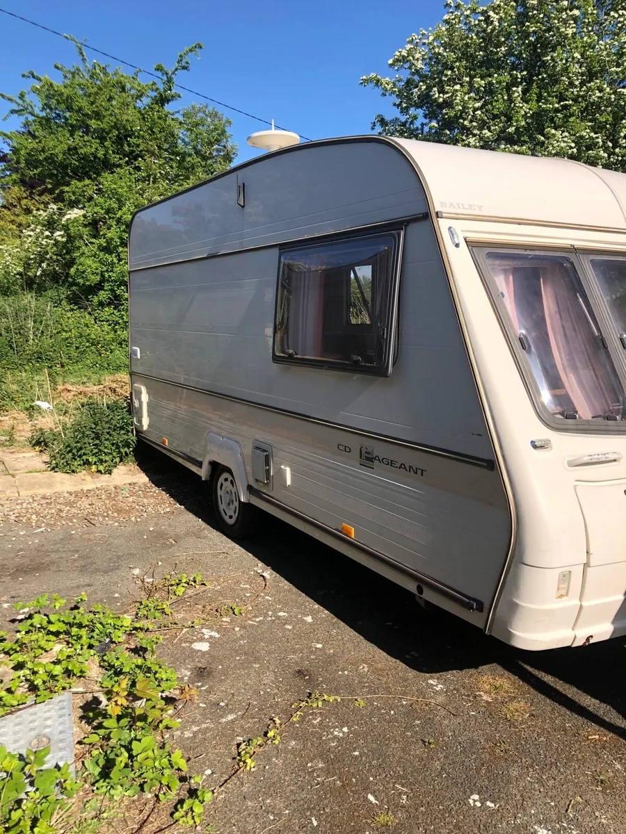 Caravan - Image 2