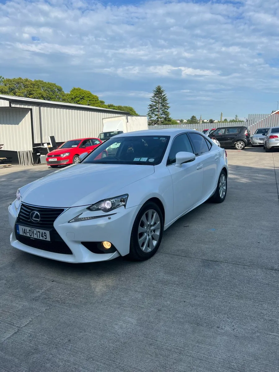 Lexus lS 300H 2014 hybrid - Image 1