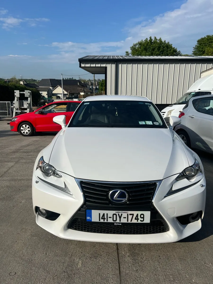 Lexus lS 300H 2014 hybrid - Image 4
