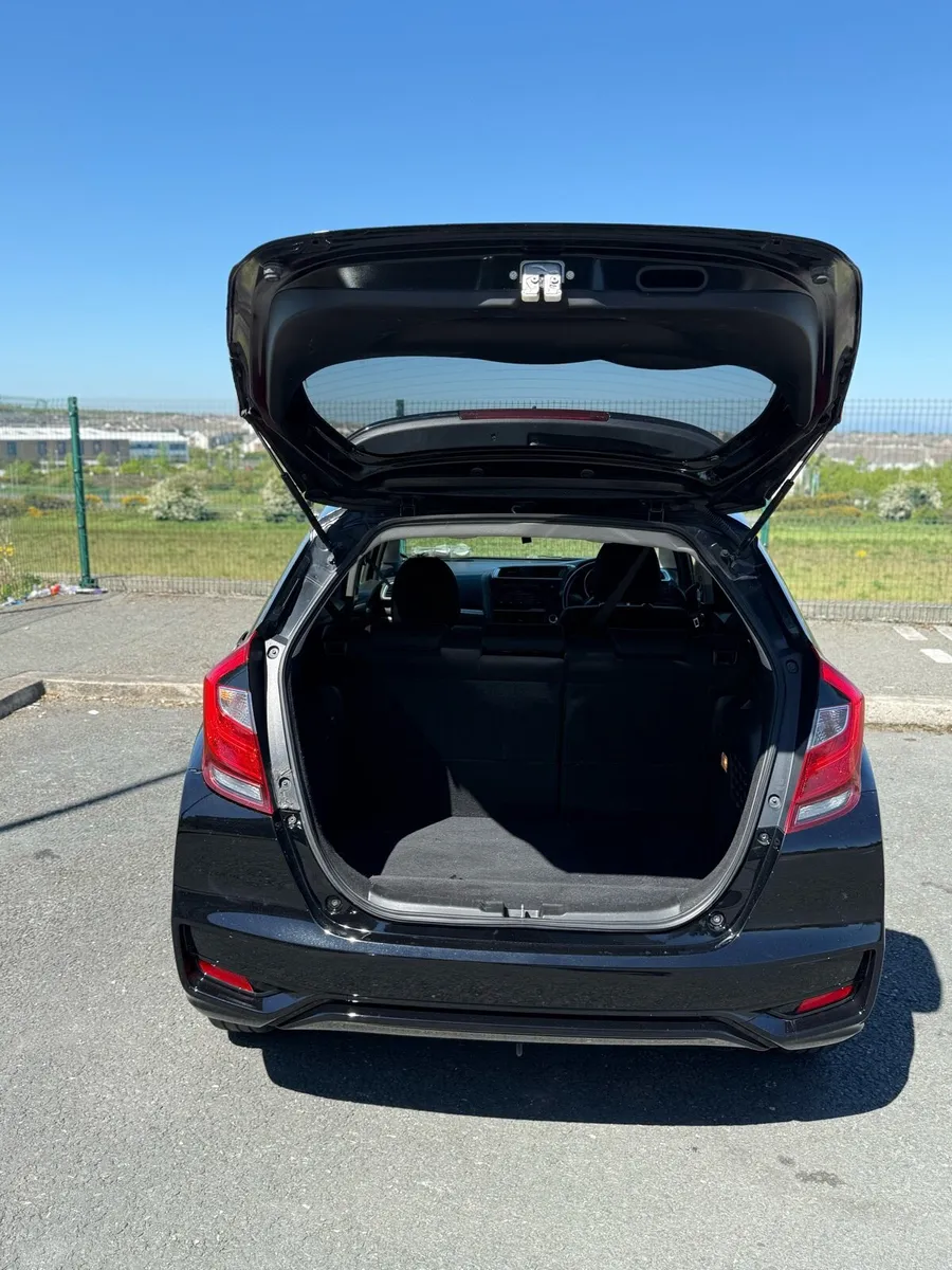 182 Honda Fit / Jazz Hybrid 1.5 Fresh NCT - Image 4