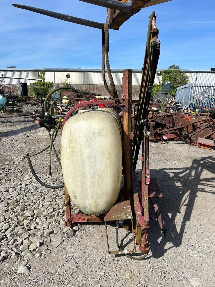 850 liter Hardi sprayer - Image 2