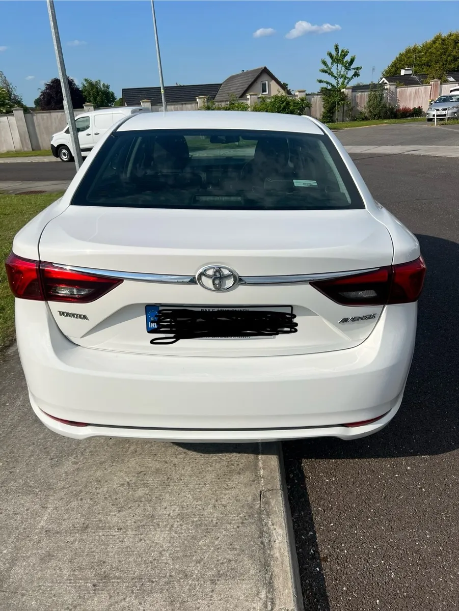 Toyota Avensis 2016 - Image 2
