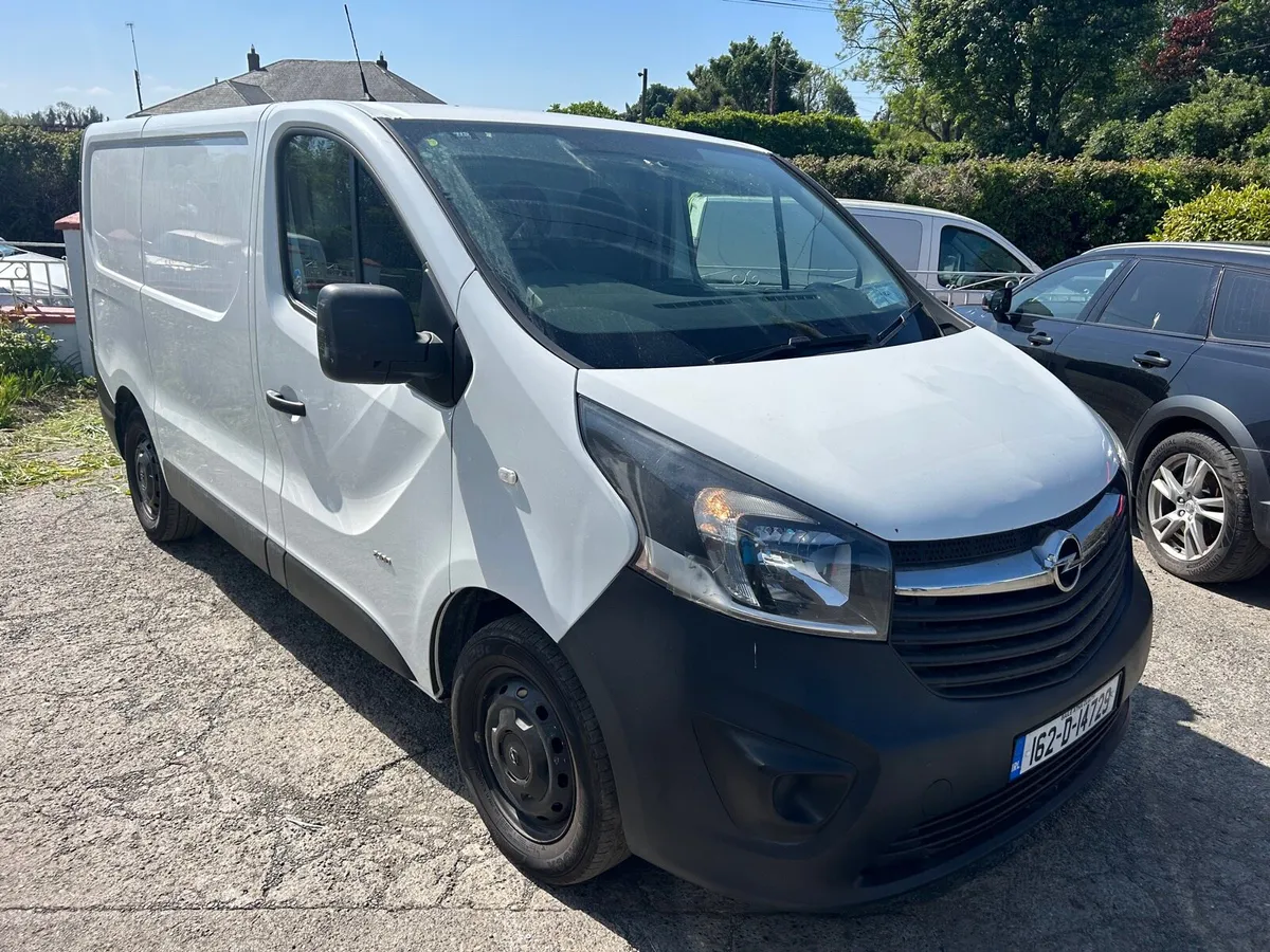 2016 Opel Vivario - Image 1