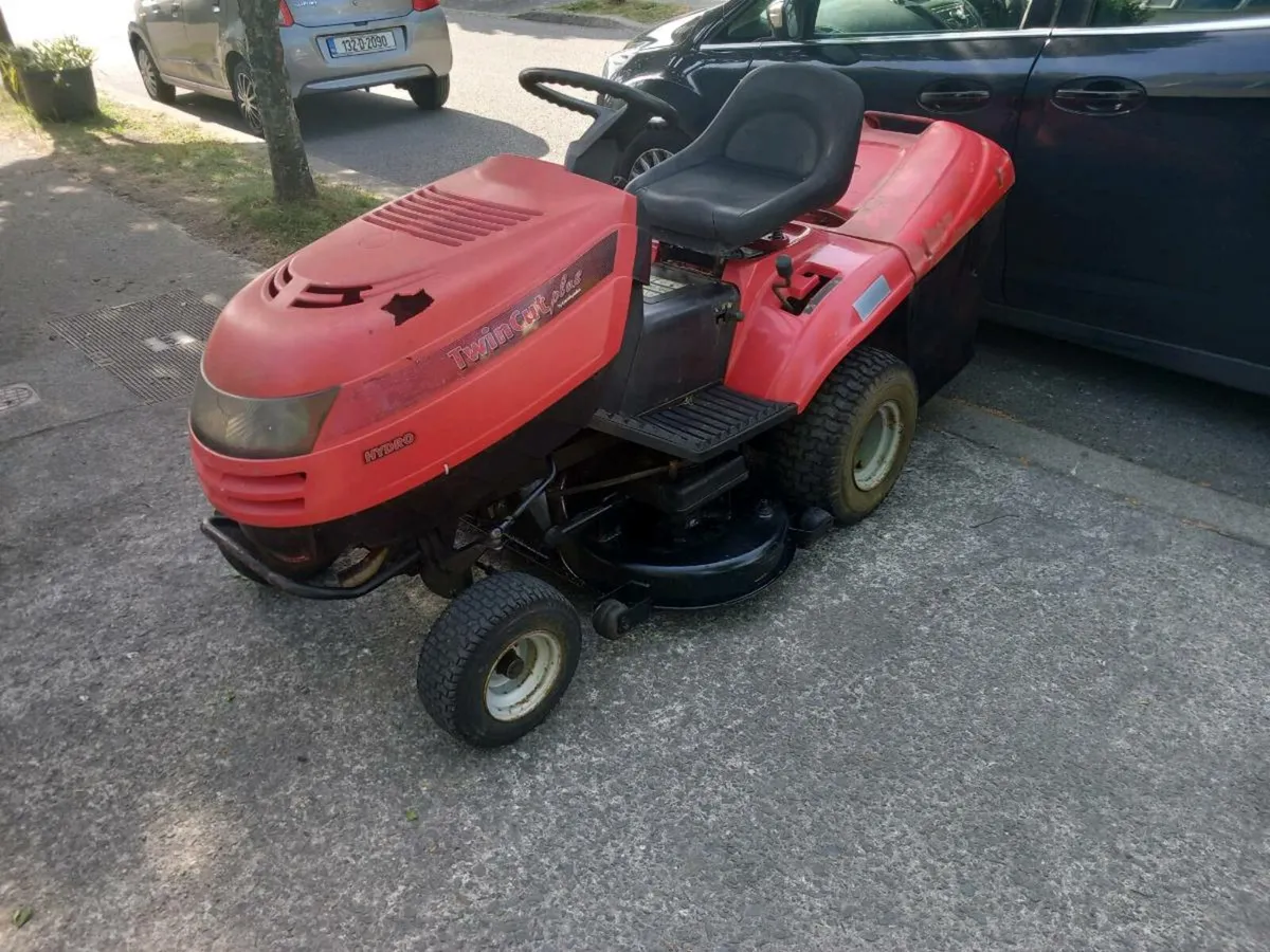 Ride on lawnmower - Image 2