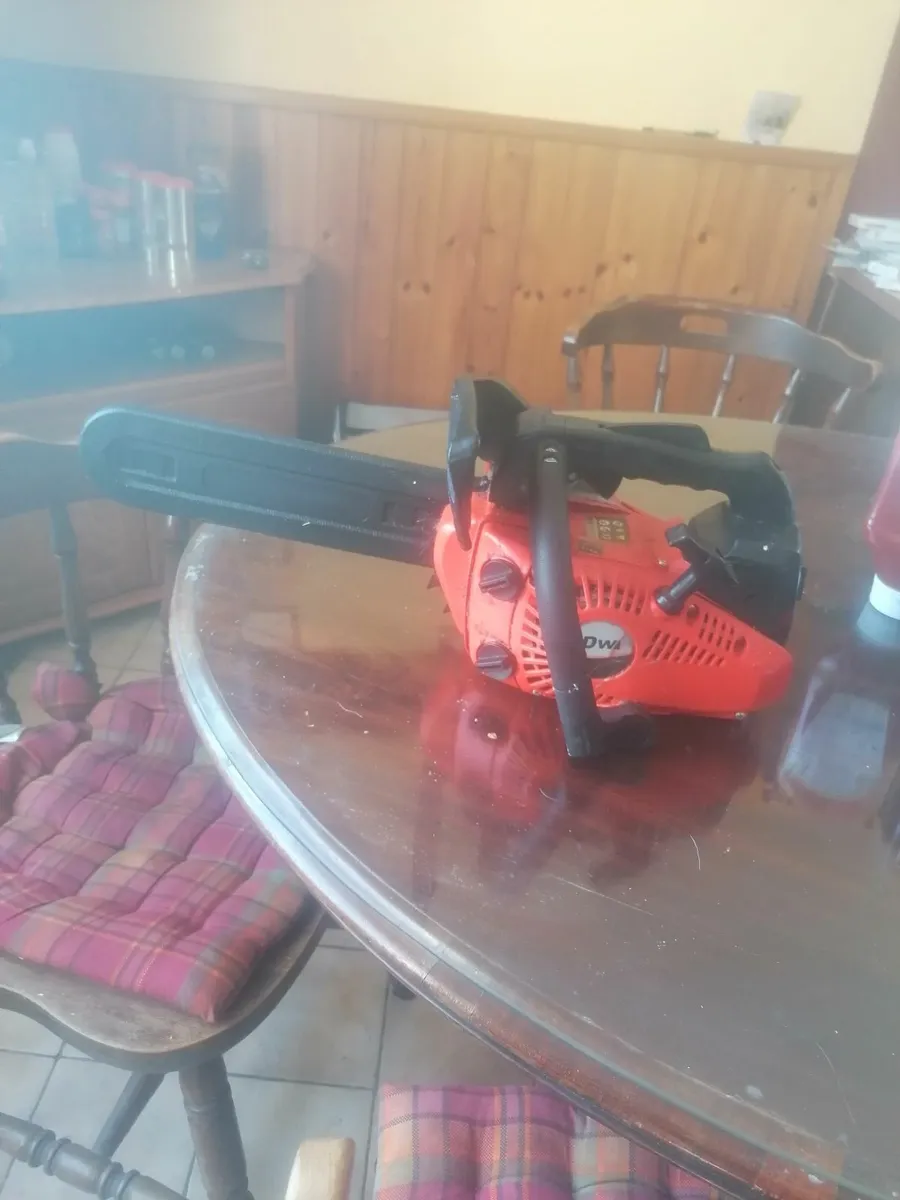 chainsaw - Image 1
