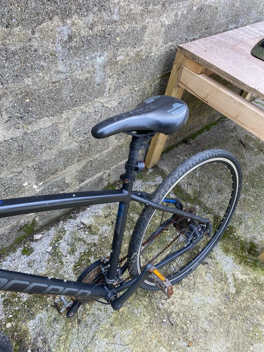 Carrera Crossfire 2 Mens Hybrid Bike - Image 3