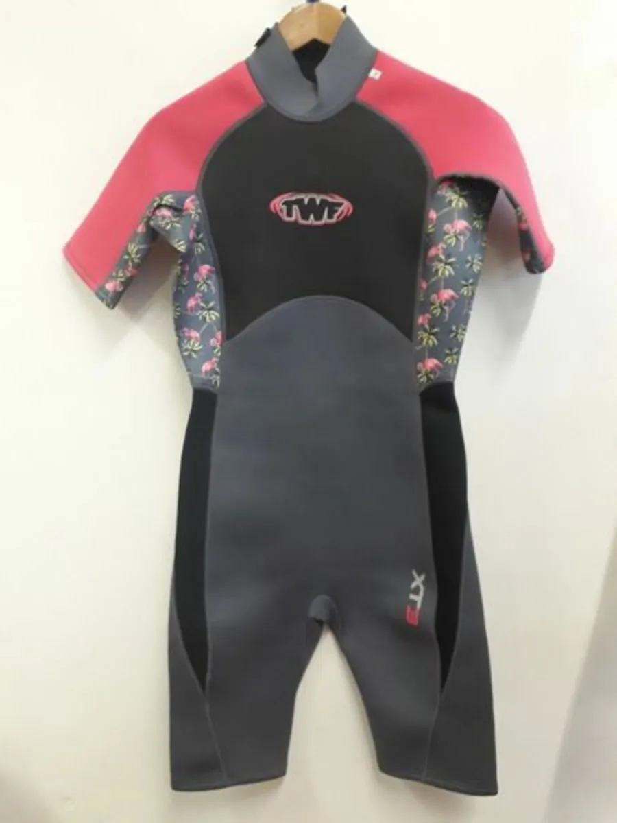 SALE: NEW UNUSED TWF wetsuit shorties - Image 3