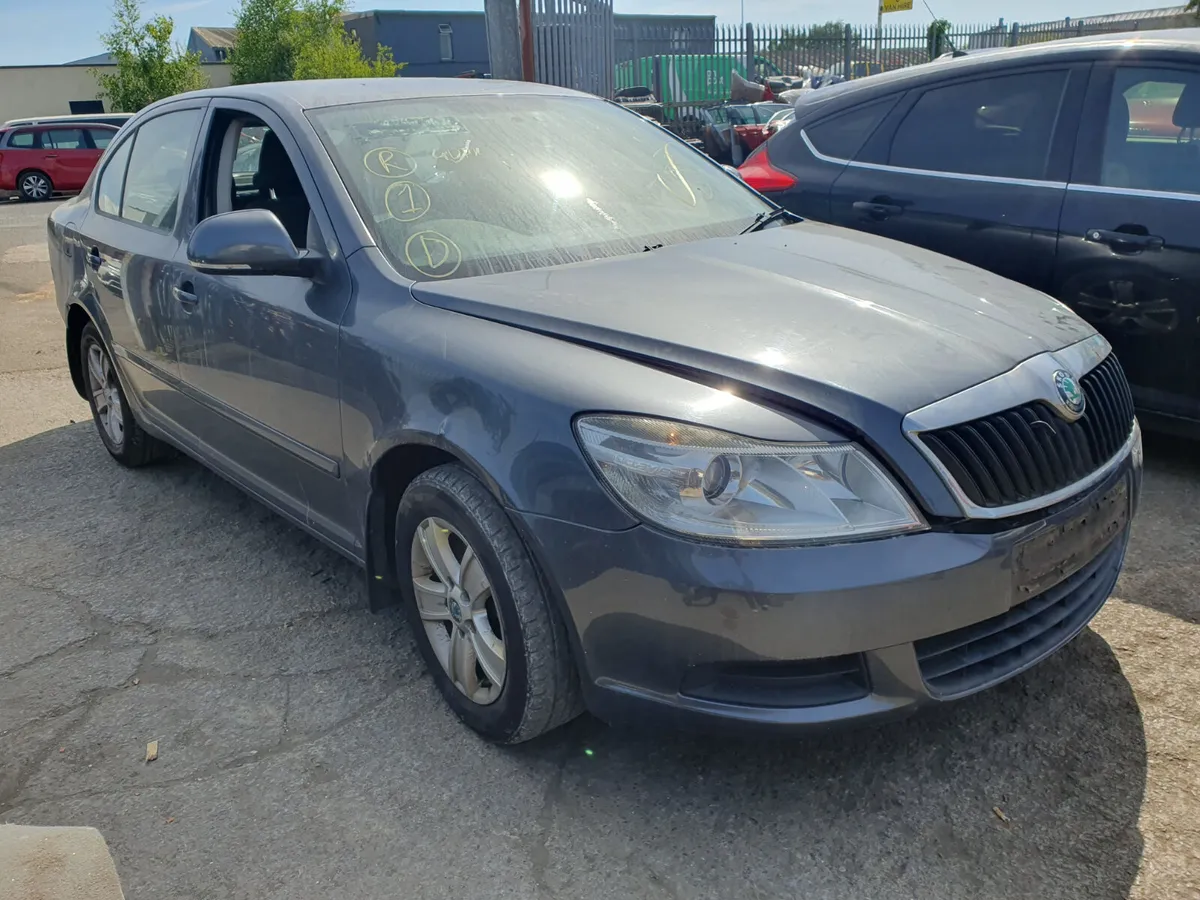11 SKODA OCTAVIA  2.0 TDI (CFH) FOR BREAKING - Image 1