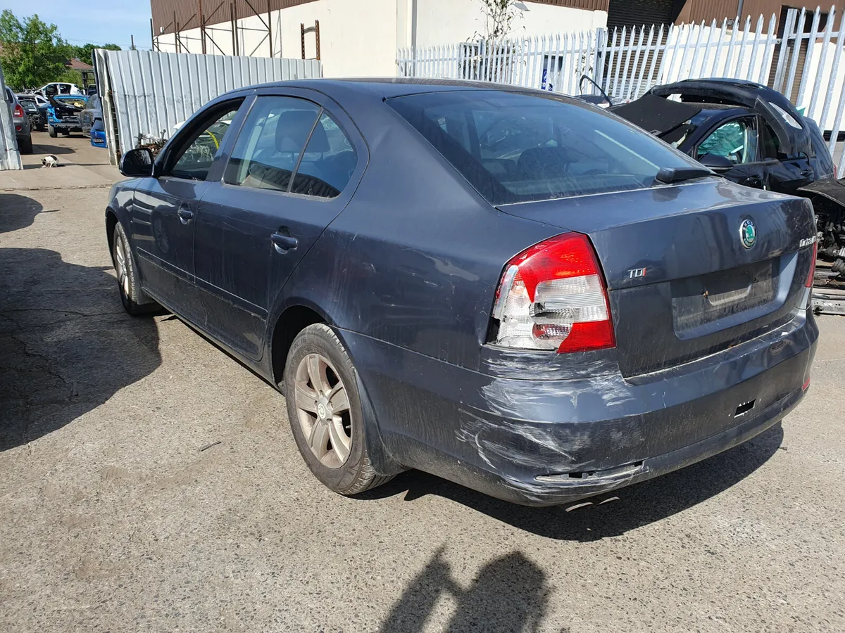 11 SKODA OCTAVIA  2.0 TDI (CFH) FOR BREAKING - Image 3