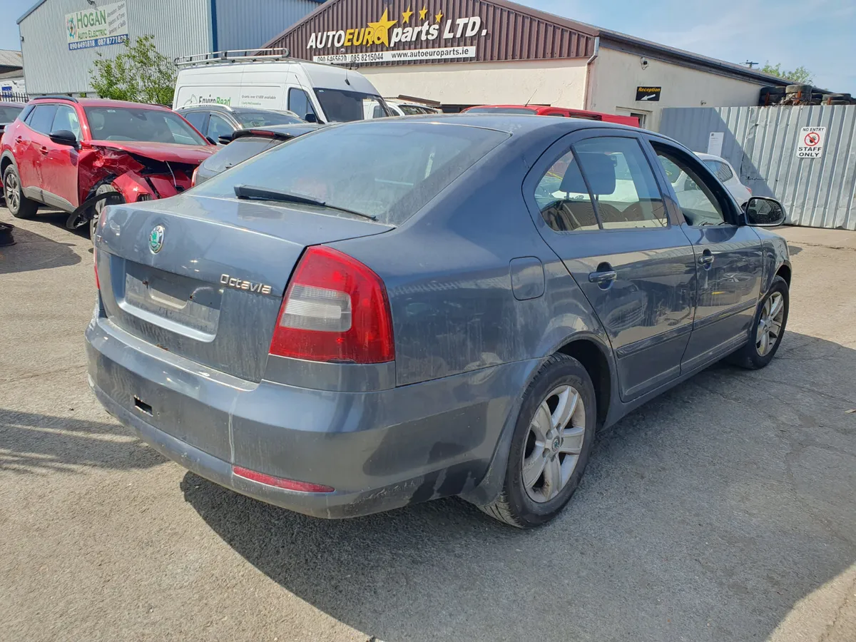 11 SKODA OCTAVIA  2.0 TDI (CFH) FOR BREAKING - Image 4