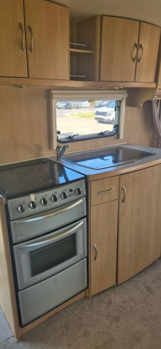 Lunar Clubman Caravan - Image 4