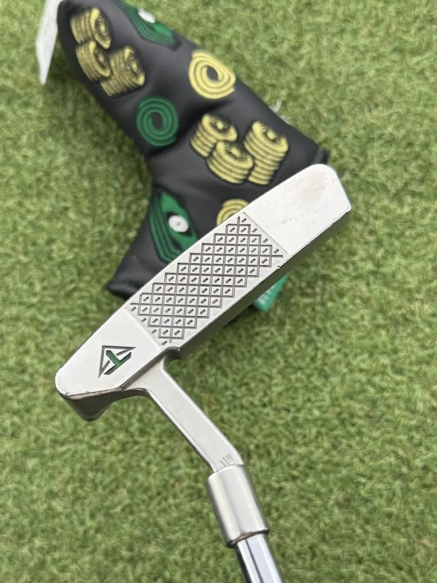 ODYSSEY TOULON SAN DIEGO PUTTER / 34″ - Image 3