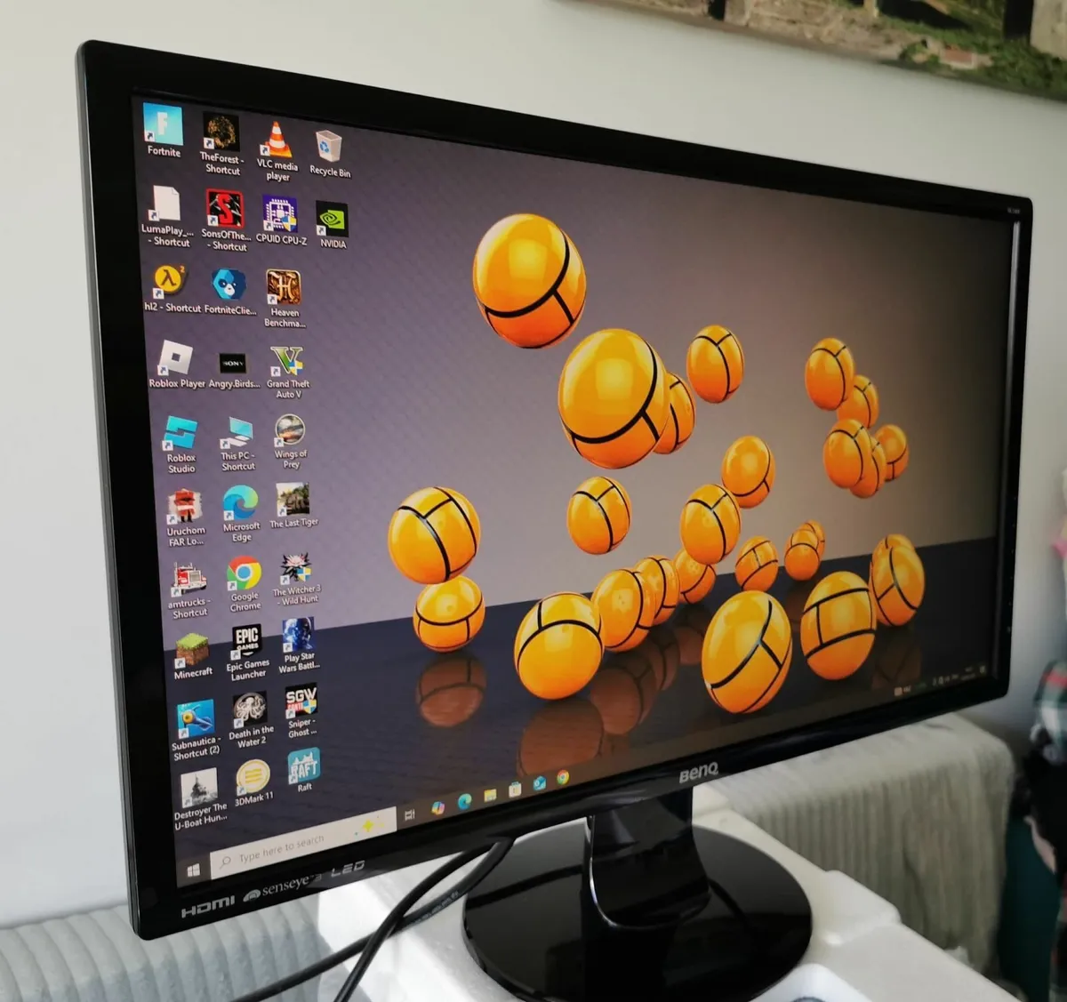 24"Monitor BENQ  Widescreen LED Glossy Black - Image 1