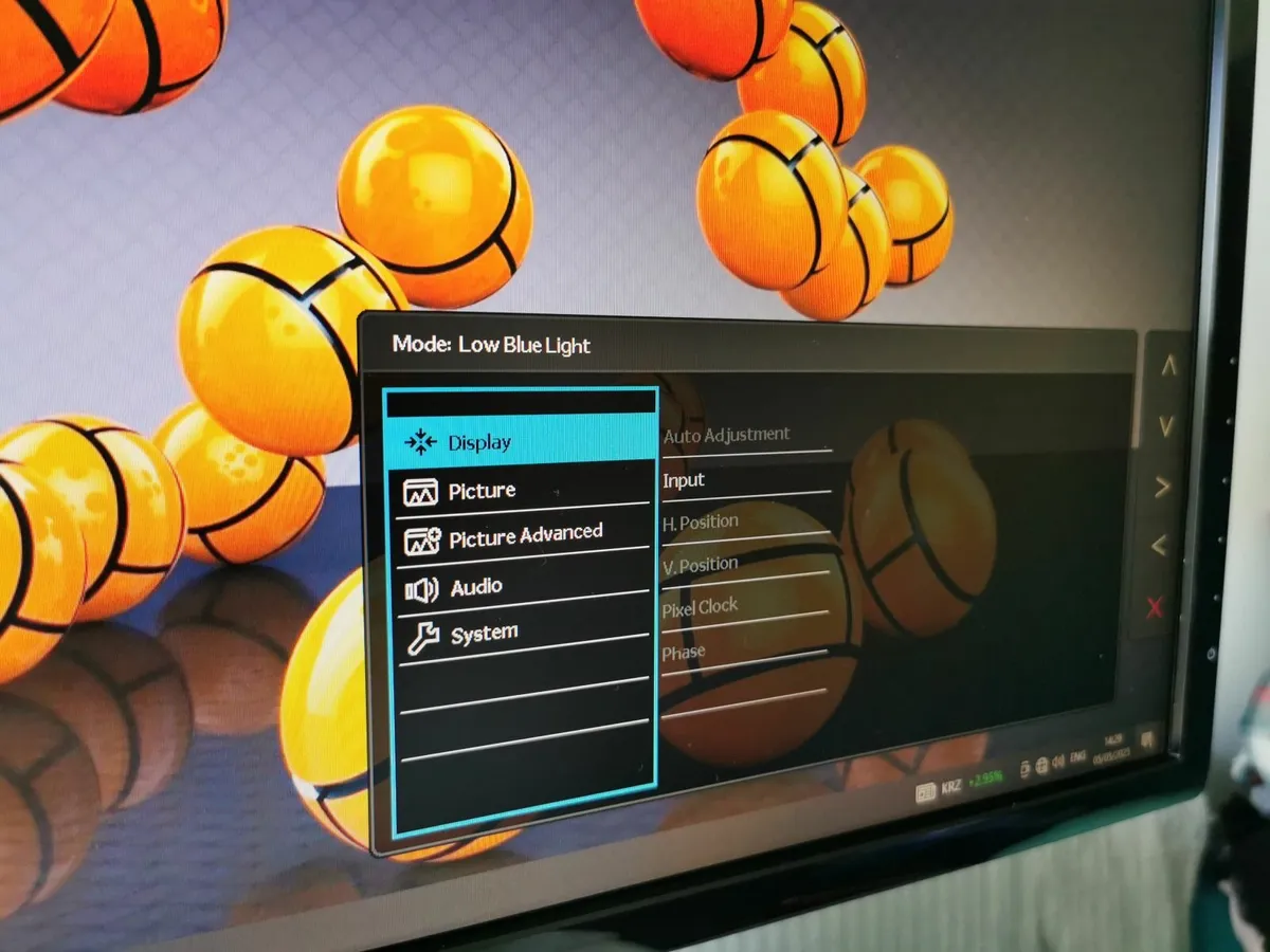 24"Monitor BENQ  Widescreen LED Glossy Black - Image 3