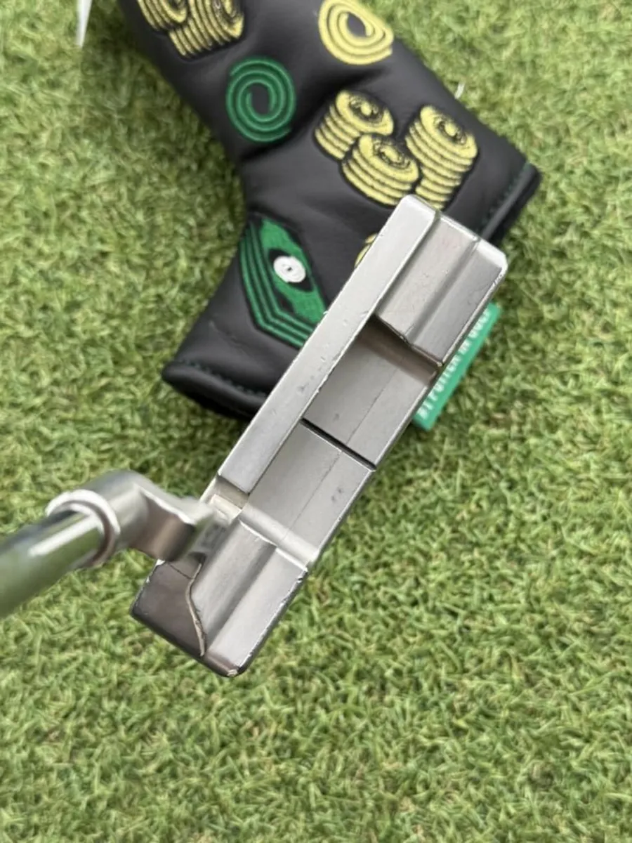 ODYSSEY TOULON SAN DIEGO PUTTER / 34″ - Image 4