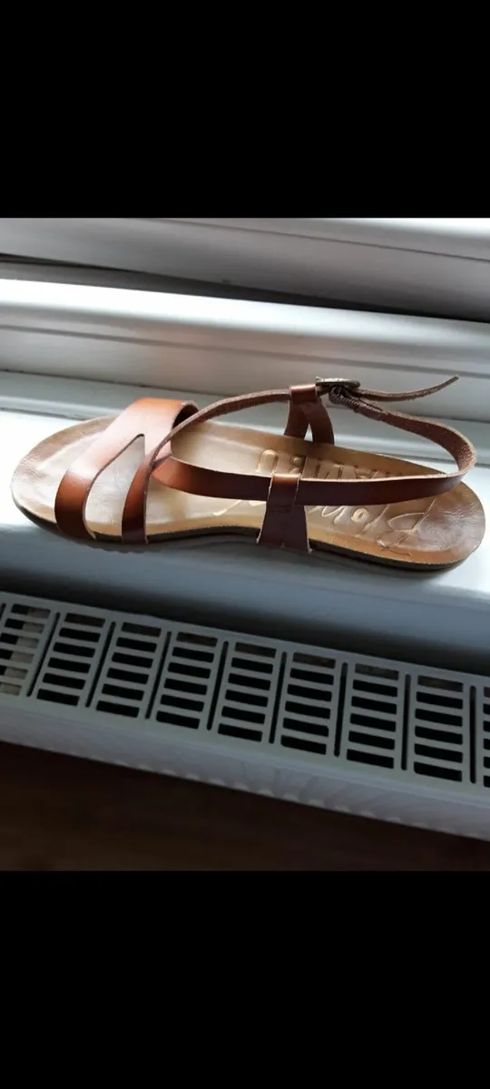 LADIES  LEATHER TAN SANDALS FROM OFFICE - Image 2